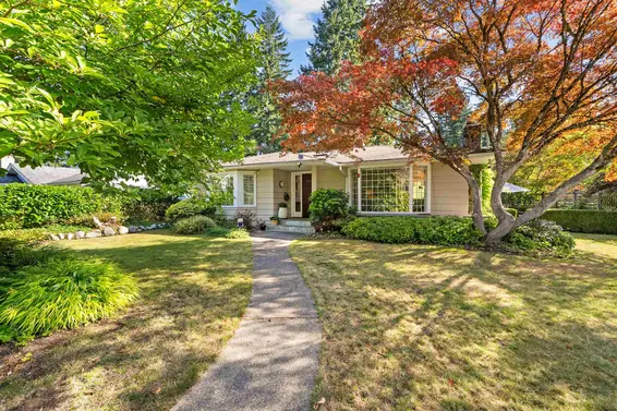 2000 Lloyd Avenue, North Vancouver For Sale - image 4