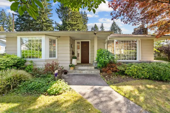 2000 Lloyd Avenue, North Vancouver For Sale - image 5
