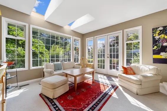2000 Lloyd Avenue, North Vancouver For Sale - image 6