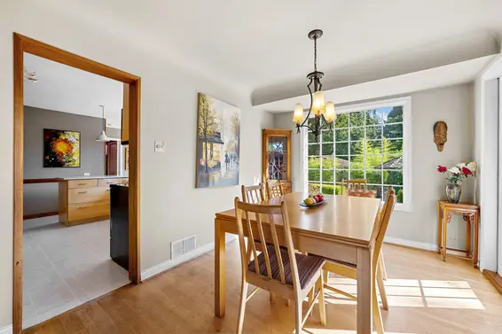 2000 Lloyd Avenue, North Vancouver For Sale - image 9