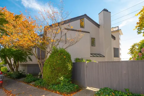 1896 Bellevue Avenue, West Vancouver For Sale - image 2