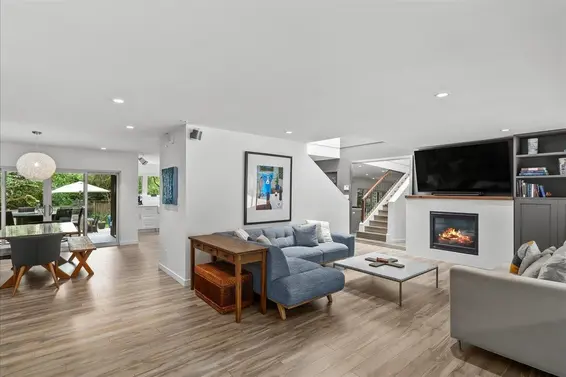 5664 Marine Drive, West Vancouver For Sale - image 2