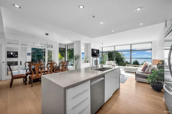 401 3315 Cypress Place, West Vancouver For Sale - image 12