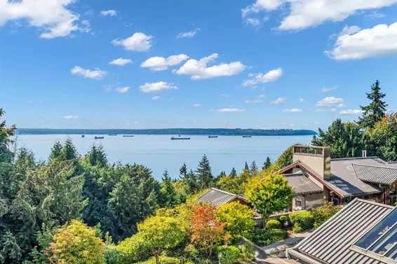401 3315 Cypress Place, West Vancouver For Sale - image 4