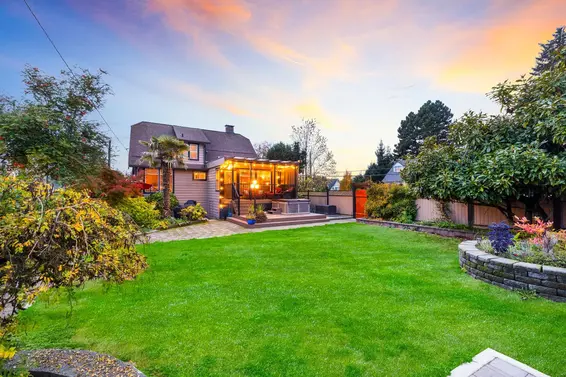 402 East 13th Street, North Vancouver