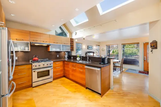 402 East 13th Street, North Vancouver For Sale - image 10
