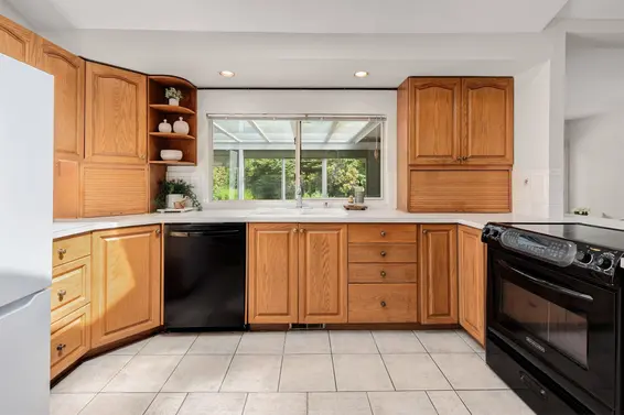 668 Westhyde Place, North Vancouver For Sale - image 25