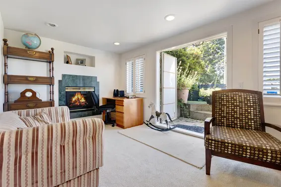670 Montroyal Boulevard, North Vancouver For Sale - image 15