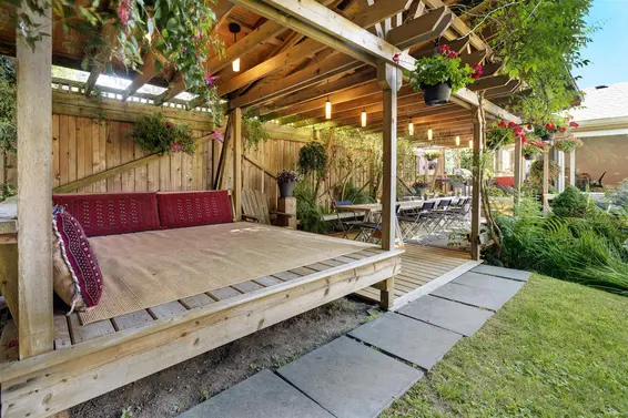 670 Montroyal Boulevard, North Vancouver For Sale - image 19