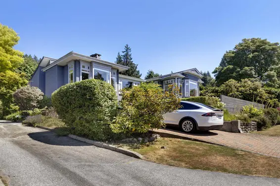 670 Montroyal Boulevard, North Vancouver For Sale - image 27
