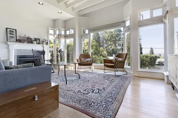 670 Montroyal Boulevard, North Vancouver For Sale - image 3