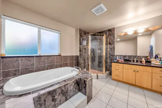 4673 Woodburn Road, West Vancouver For Sale - image 8