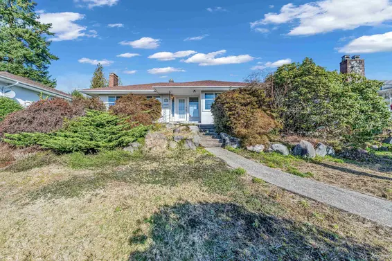 1475 Kings Avenue, West Vancouver For Sale - image 2