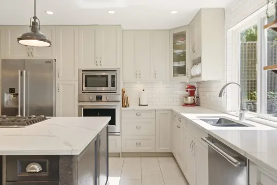 4575 Cliffmont Road, North Vancouver For Sale - image 4