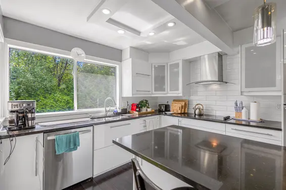 4380 Woodcrest Road, West Vancouver For Sale - image 7