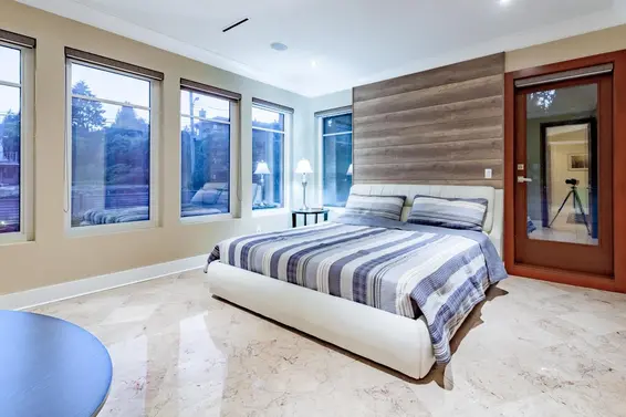 706 Roslyn Boulevard, North Vancouver For Sale - image 18