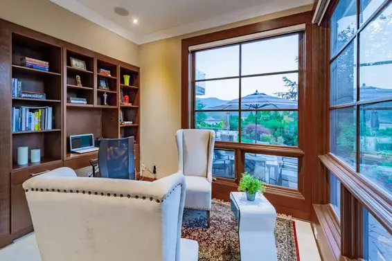 706 Roslyn Boulevard, North Vancouver For Sale - image 20