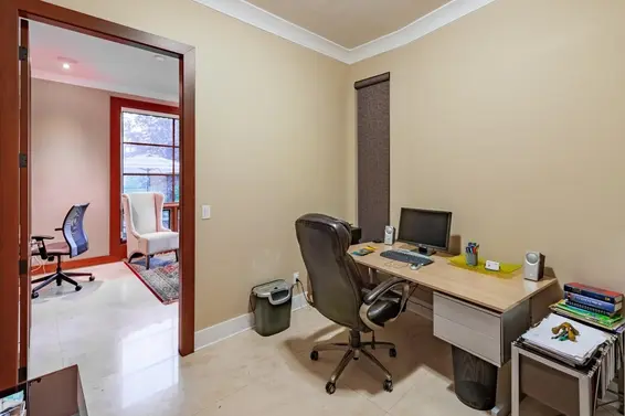 706 Roslyn Boulevard, North Vancouver For Sale - image 30
