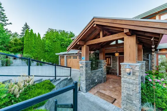 706 Roslyn Boulevard, North Vancouver For Sale - image 36
