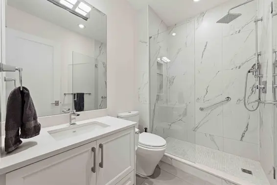 PH 1 6688 Royal Avenue, West Vancouver For Sale - image 17