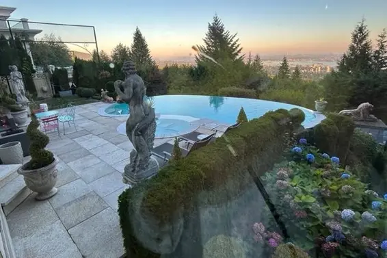 1370 Crestwell Road, West Vancouver