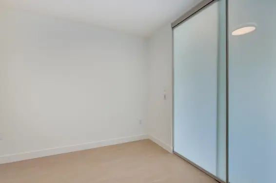 663 422 East 3rd Street, North Vancouver For Sale - image 16