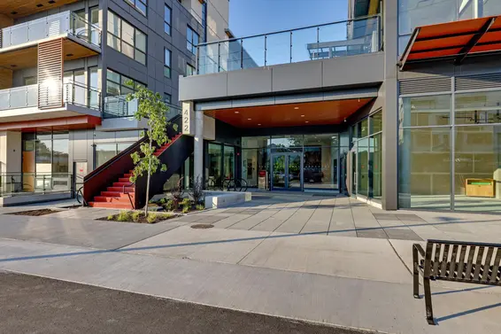 663 422 East 3rd Street, North Vancouver For Sale - image 2