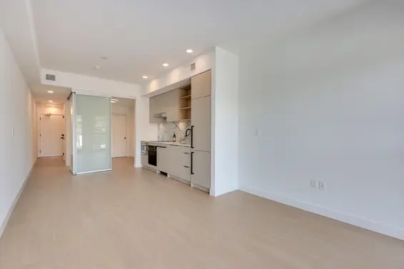 663 422 East 3rd Street, North Vancouver For Sale - image 9