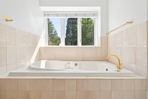 2992 Rosebery Avenue, West Vancouver For Sale - image 23