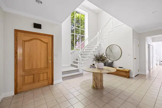 2992 Rosebery Avenue, West Vancouver For Sale - image 3