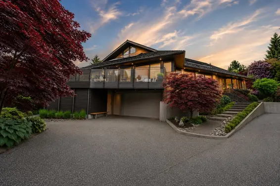 1873 Esquimalt Avenue, West Vancouver