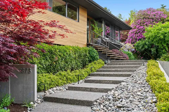 1873 Esquimalt Avenue, West Vancouver For Sale - image 2