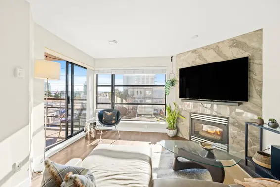 410 124 West 3rd Street, North Vancouver For Sale - image 4