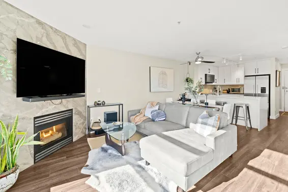 410 124 West 3rd Street, North Vancouver For Sale - image 5