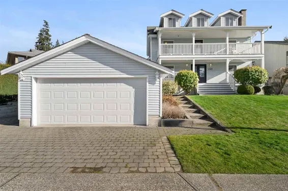 1282 Orlohma Place, North Vancouver