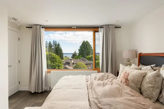2436 Mathers Avenue, West Vancouver For Sale - image 19