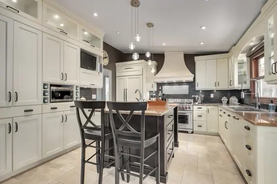 578 East Carisbrooke Road, North Vancouver For Sale - image 6