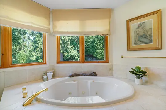 5475 Greenleaf Road, West Vancouver For Sale - image 24