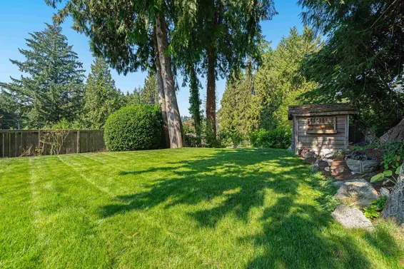 5475 Greenleaf Road, West Vancouver For Sale - image 36