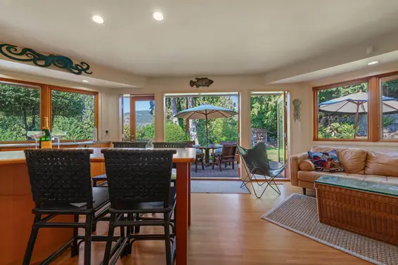 5475 Greenleaf Road, West Vancouver For Sale - image 7