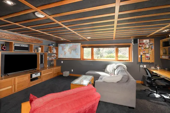 1374 East 15th Street, North Vancouver For Sale - image 28