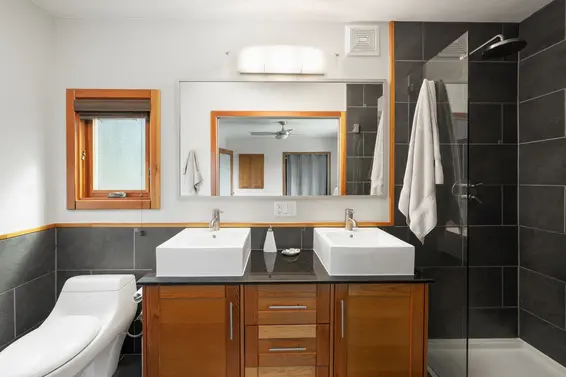 1374 East 15th Street, North Vancouver For Sale - image 35