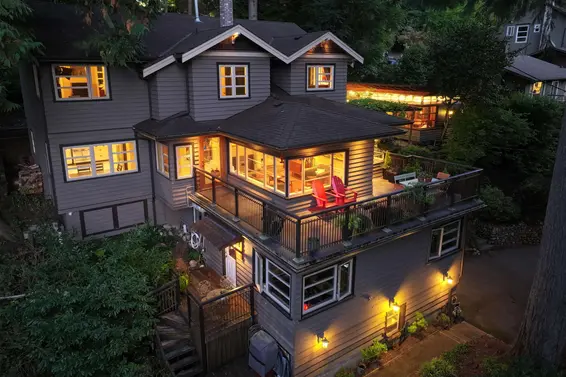 2094 Parkside Lane, North Vancouver