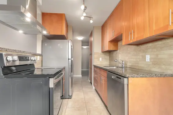 1411 2016 Fullerton Avenue, North Vancouver For Sale - image 11