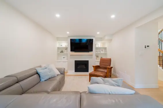 1139 Heritage Boulevard, North Vancouver For Sale - image 2