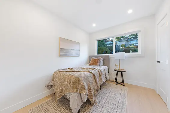 1225 Cloverley Street, North Vancouver For Sale - image 11