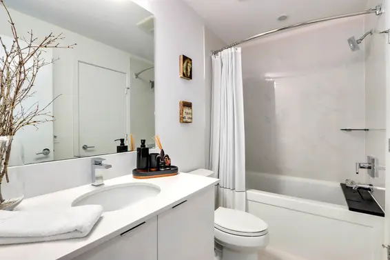 320 723 West 3rd Street, North Vancouver For Sale - image 17