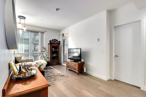 320 723 West 3rd Street, North Vancouver For Sale - image 5