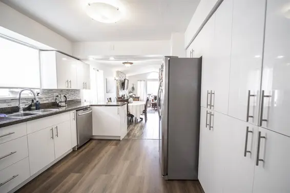 1709 Tatlow Avenue, North Vancouver For Sale - image 3