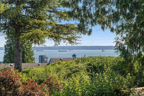 2234 Ottawa Avenue, West Vancouver For Sale - image 2